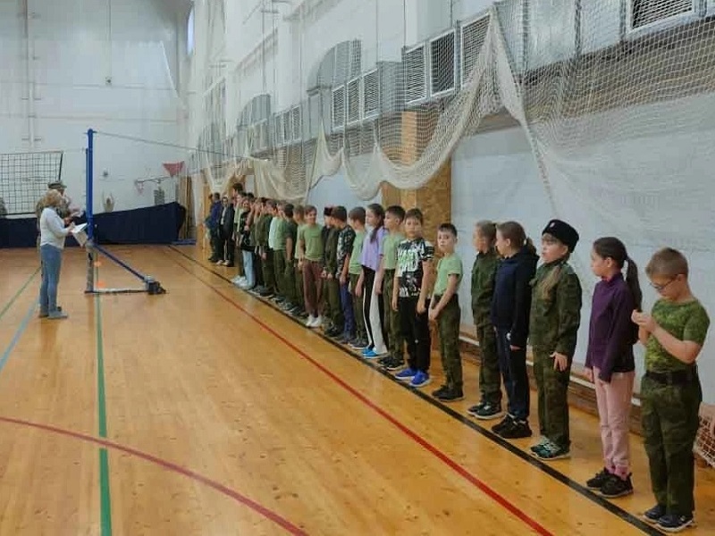 В спортшколе «Юность»» в рамках акции «Шагаем вместе с ГТО» проверить свою физическую подготовку пришли 50 юных казачат..